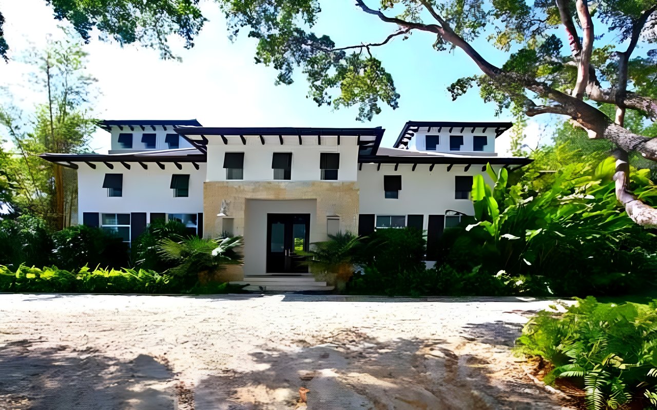 5740 SW 111 TE – A Lovely Pinecrest Home