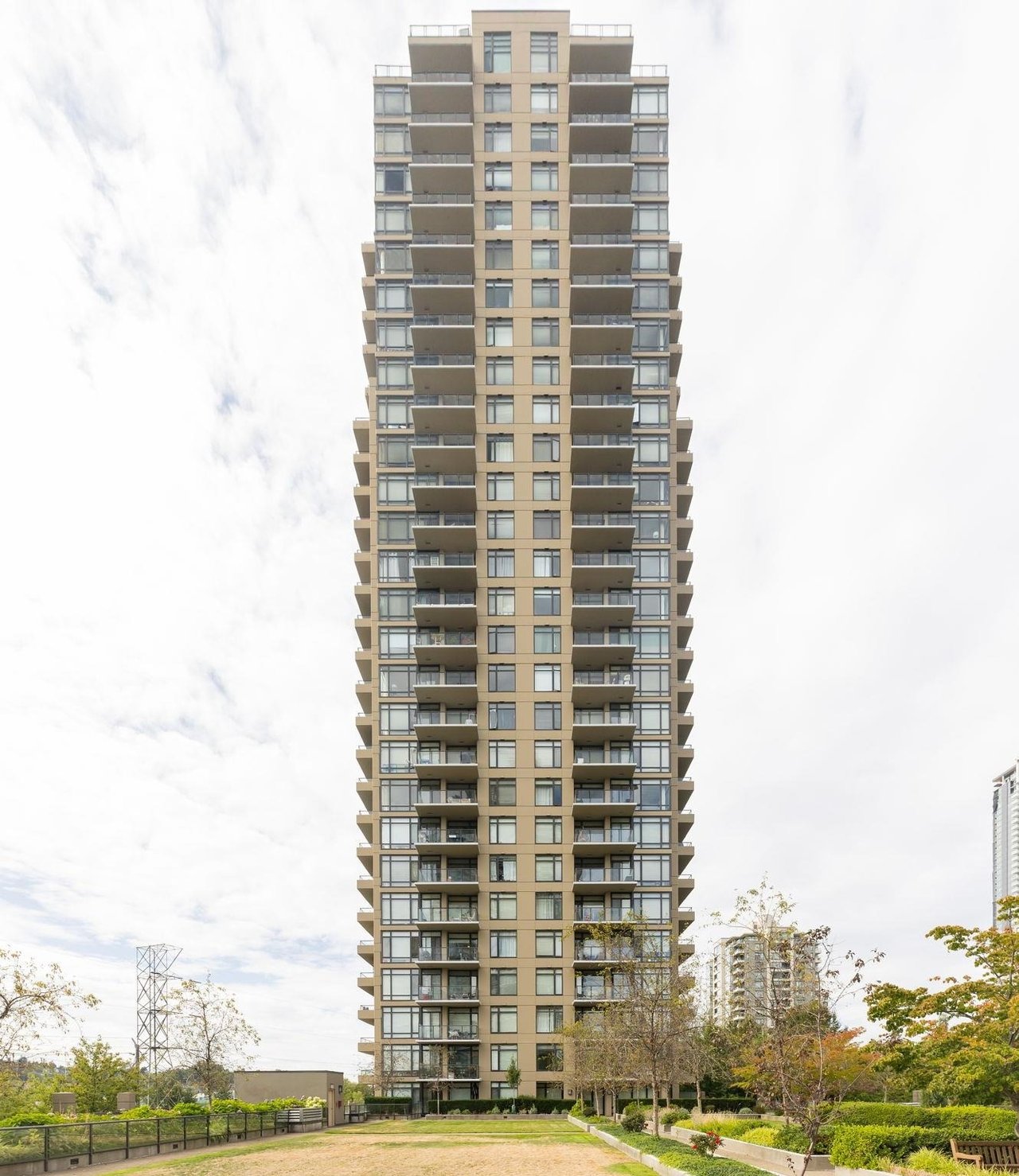 2345 Madison Ave, #2002