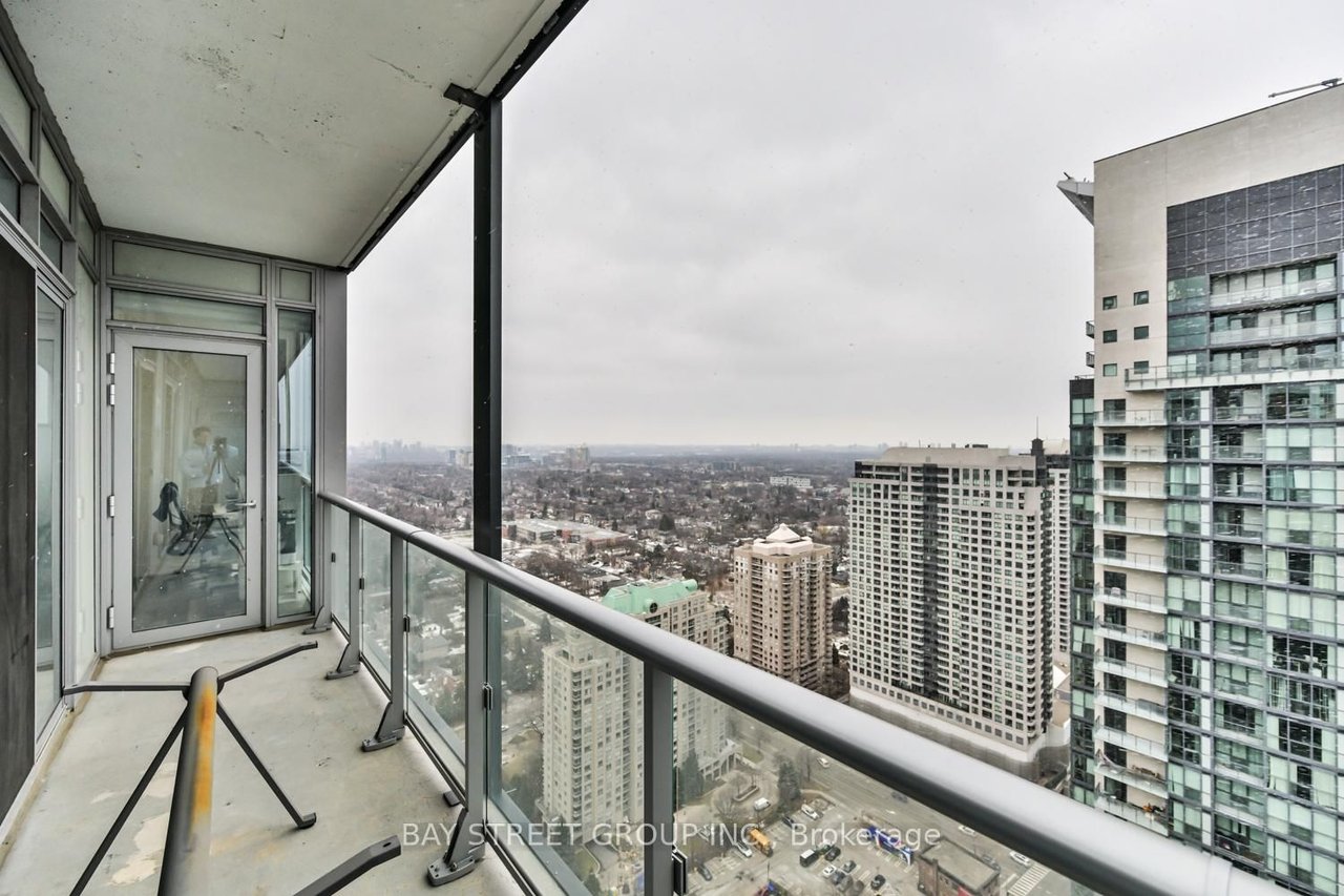PENTHOUSE IN THE HEART OF NORTH YORK