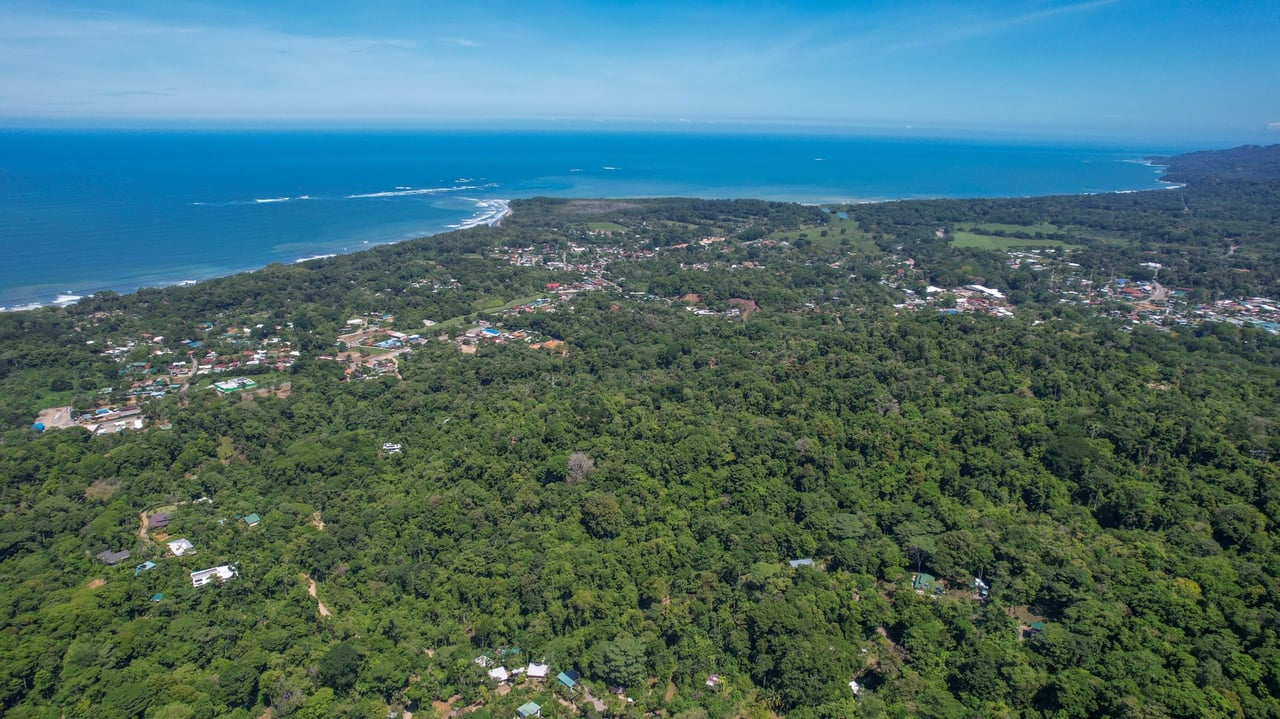 Newly Remodeled 3 Bedroom Gated Home for Sale in Las Brisas, Uvita | Private Modern Jungle Retreat