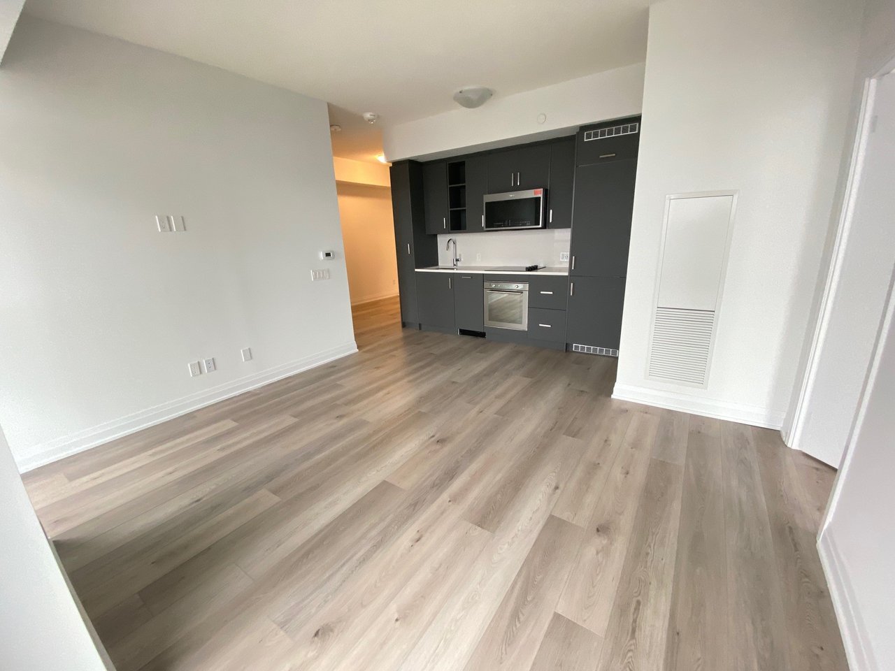 251 Manitoba Street, Toronto Unit: 2208