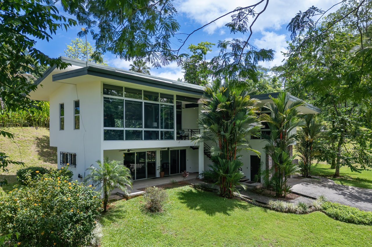 Casa Del Lago With Guest Apartment 