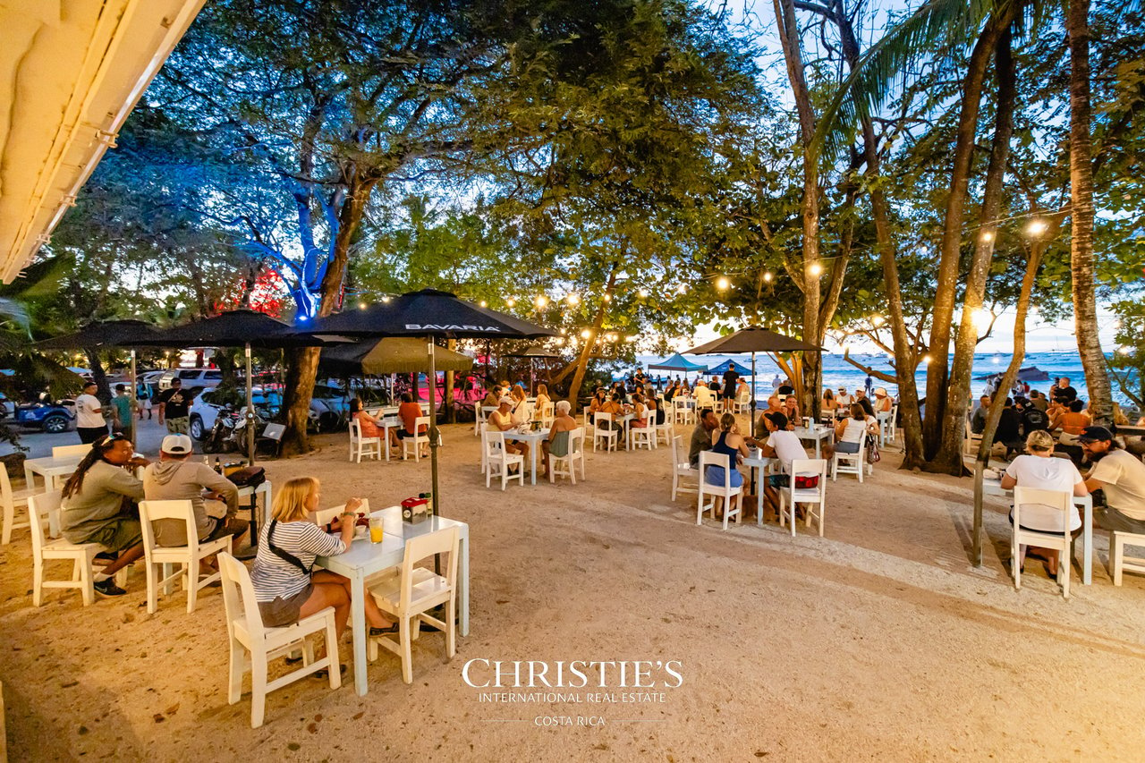 Beachfront Restaurant in Paradise, El Chiringuito