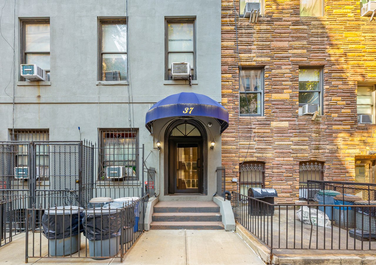 37 W 16th Street