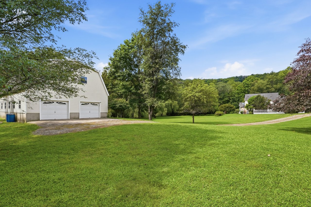 Picture-Perfect Country Living