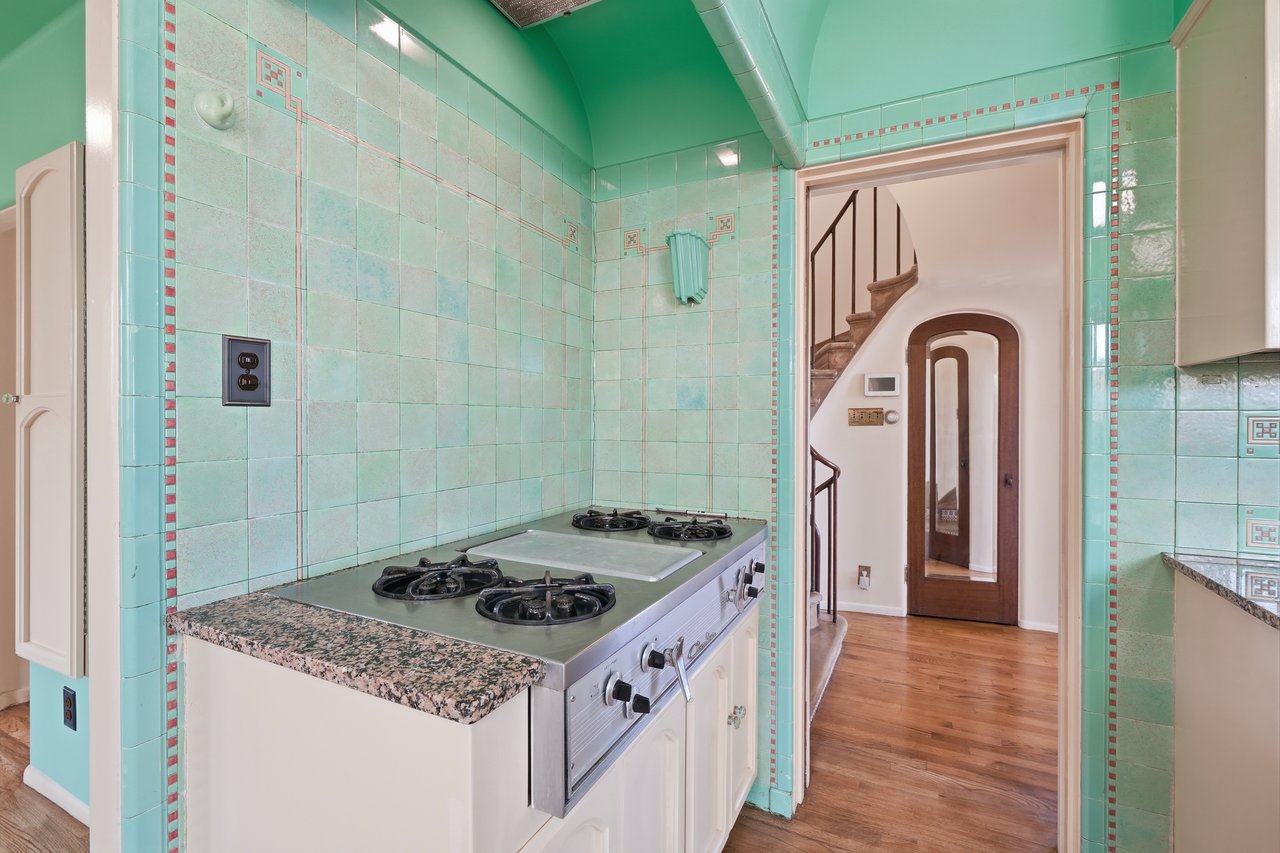 1602 The Strand (Entire Property)
