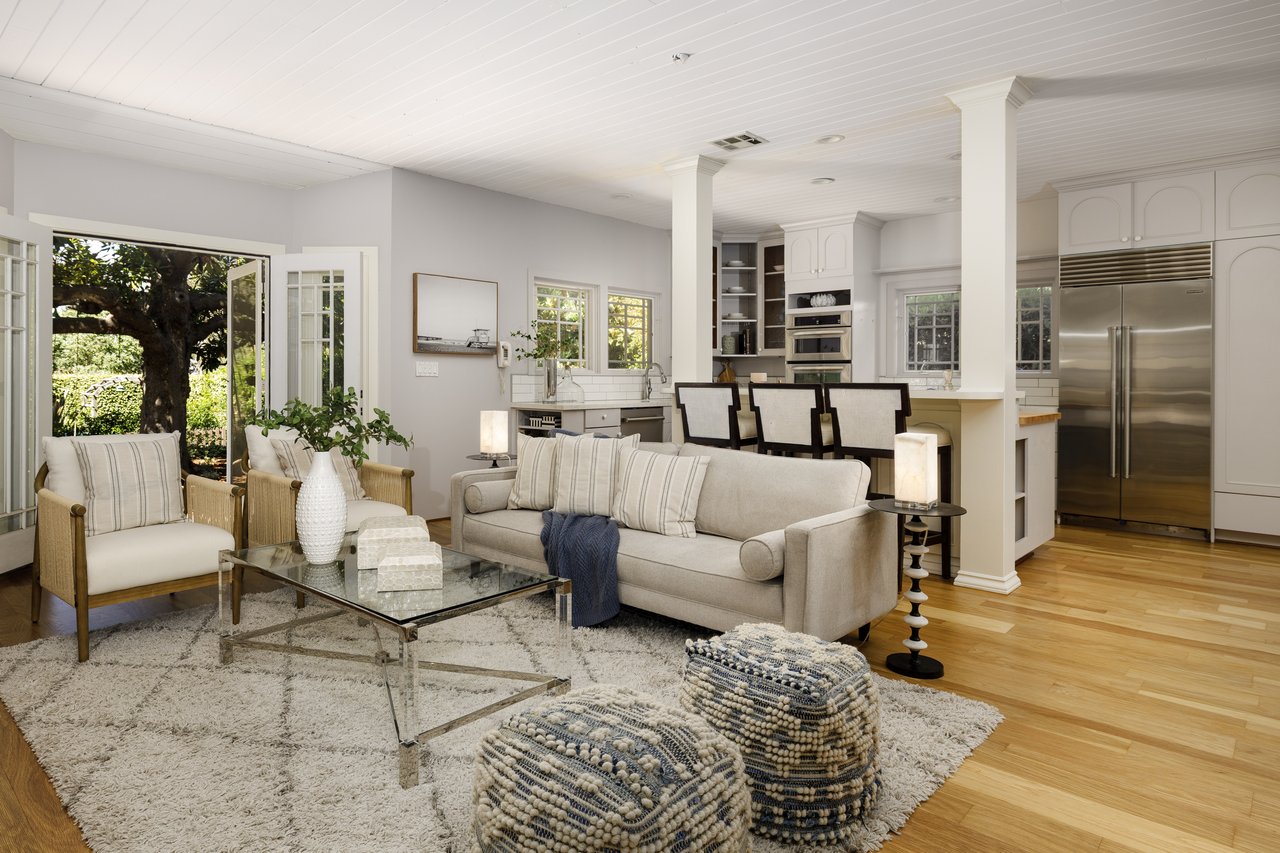 Four Bedroom Home Near Butterfly Beach