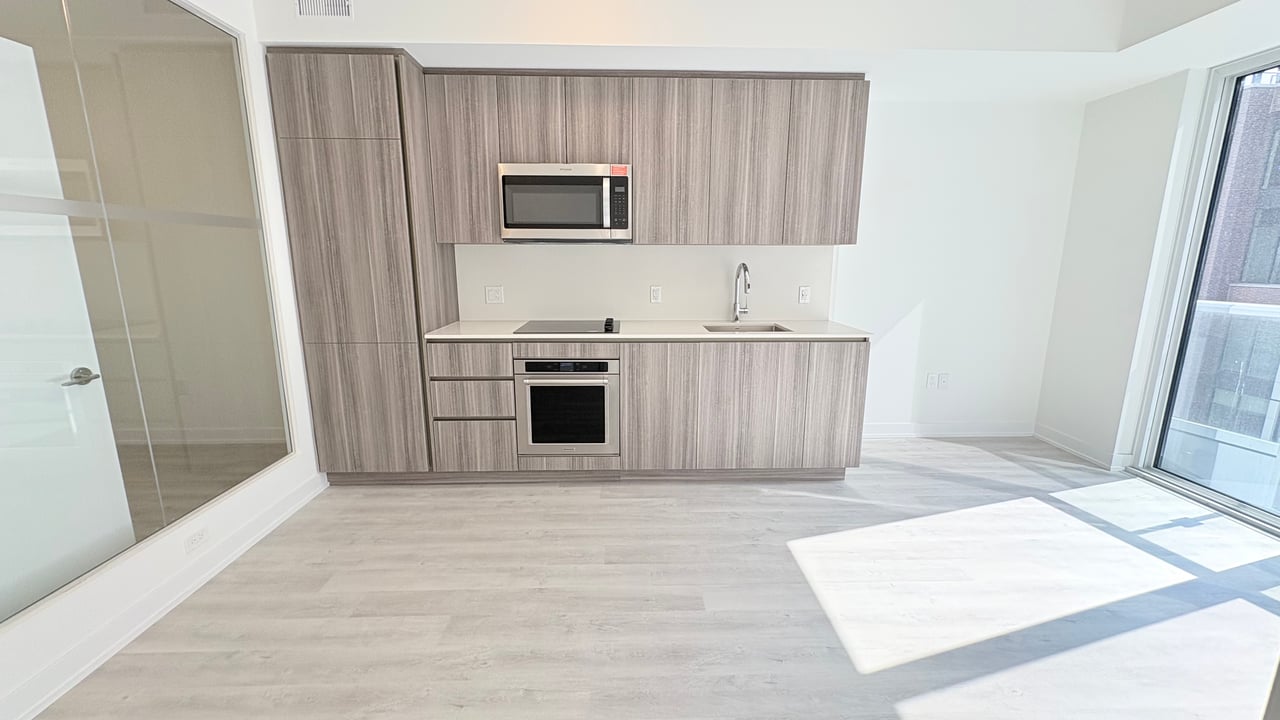 15 Richardson Street Unit: 1027