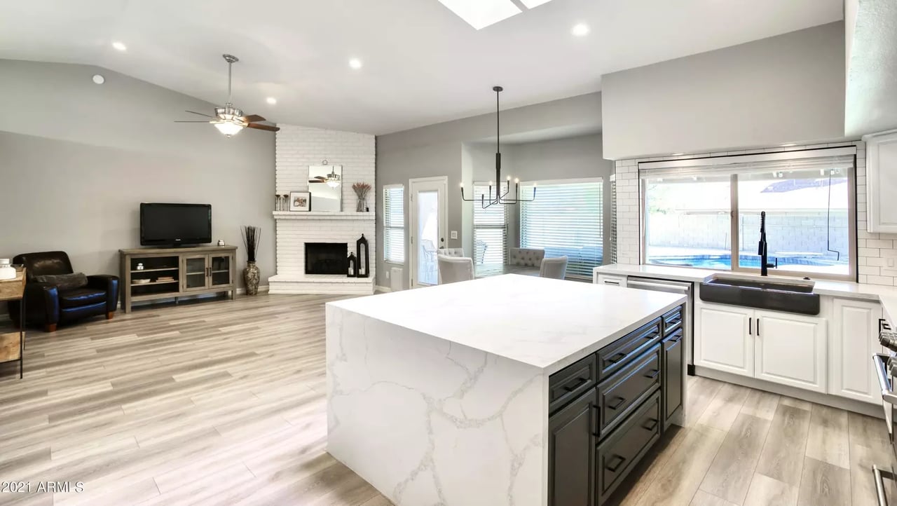 5879 E Le Marche Ave