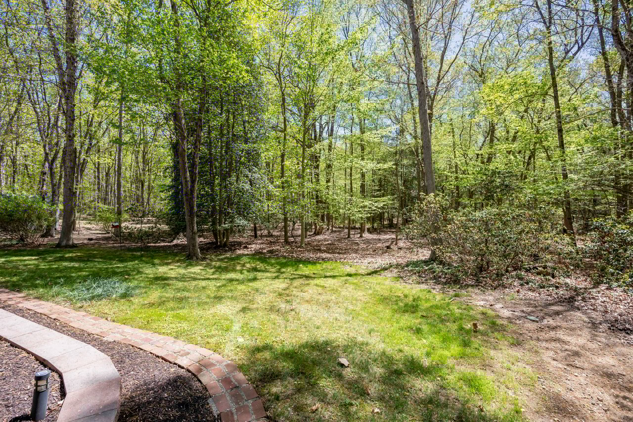 126 S Foxford Ln