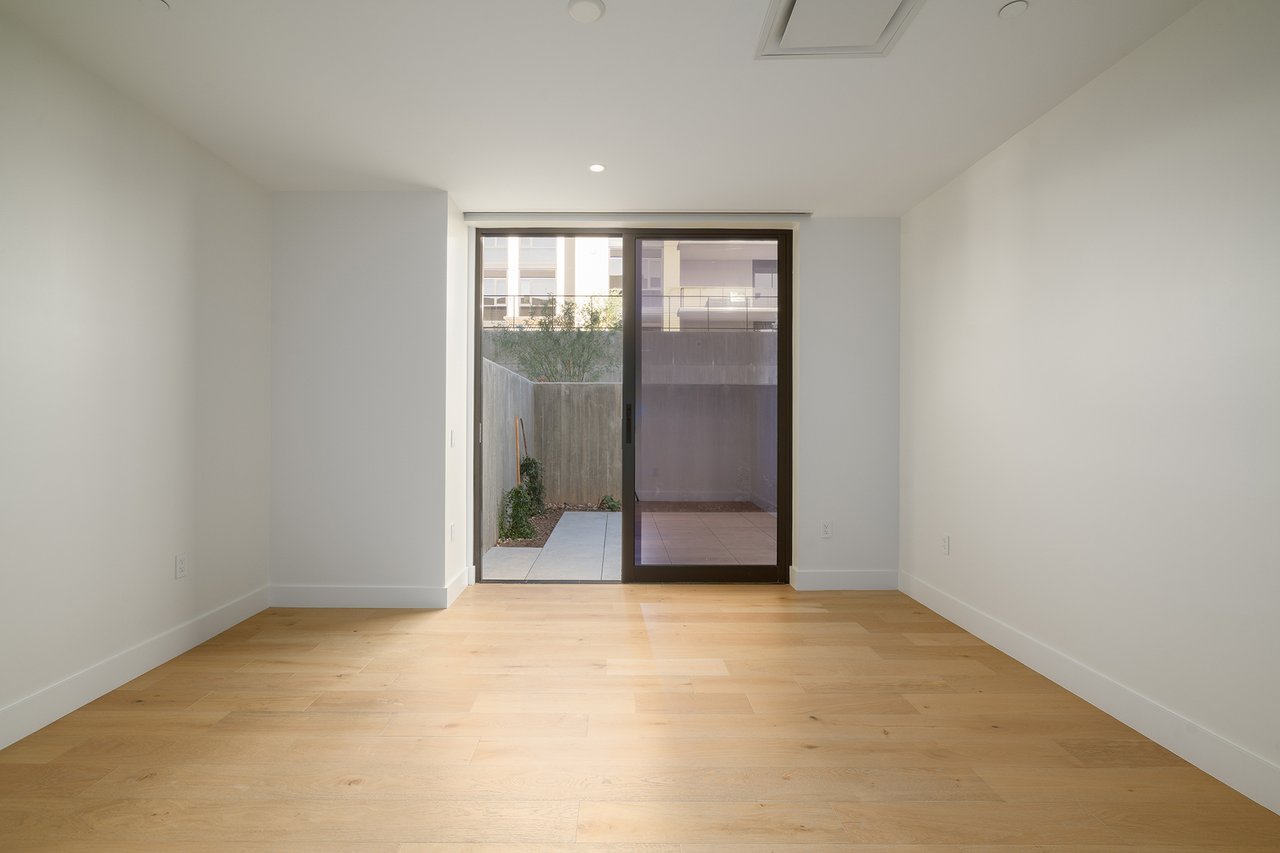 5000 N CAMELBACK RIDGE Drive, 108