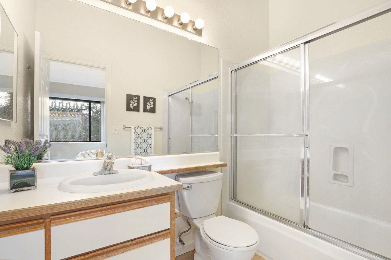 2582 Oak Rd. #217, Walnut Creek