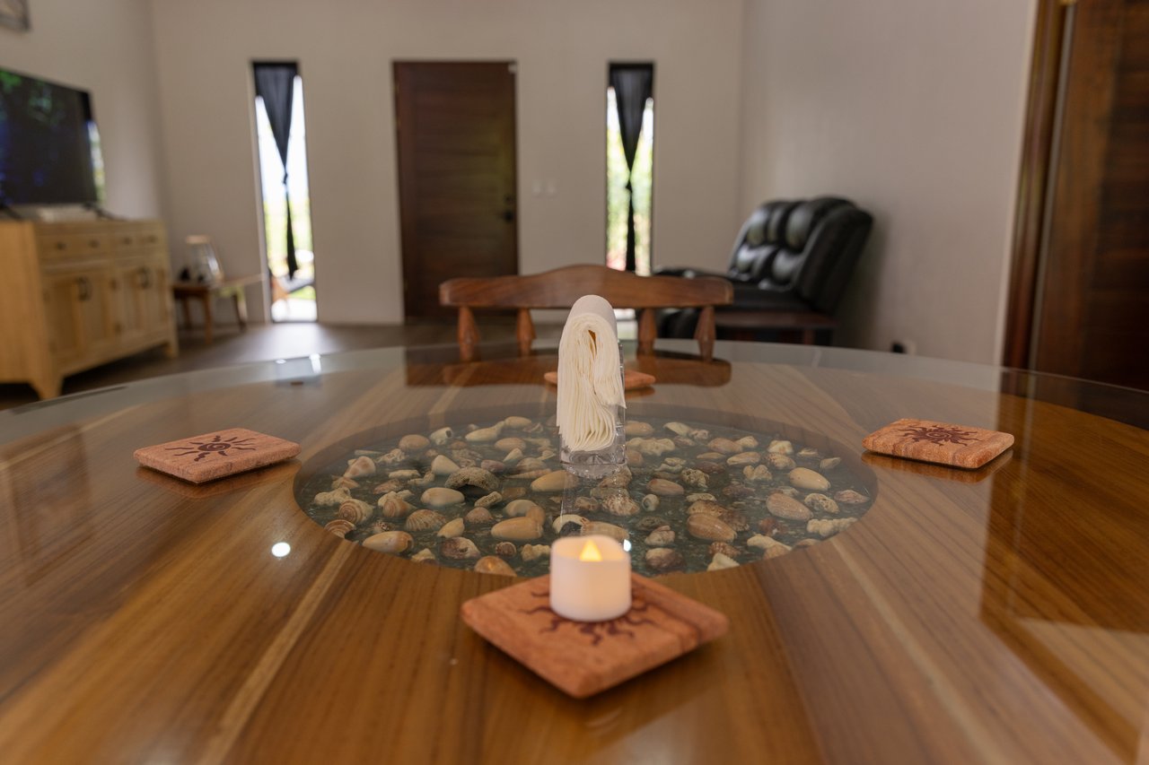 Turnkey Modern Home Near Quepos Marina – Move-In Ready! 2BDR&2BATHS