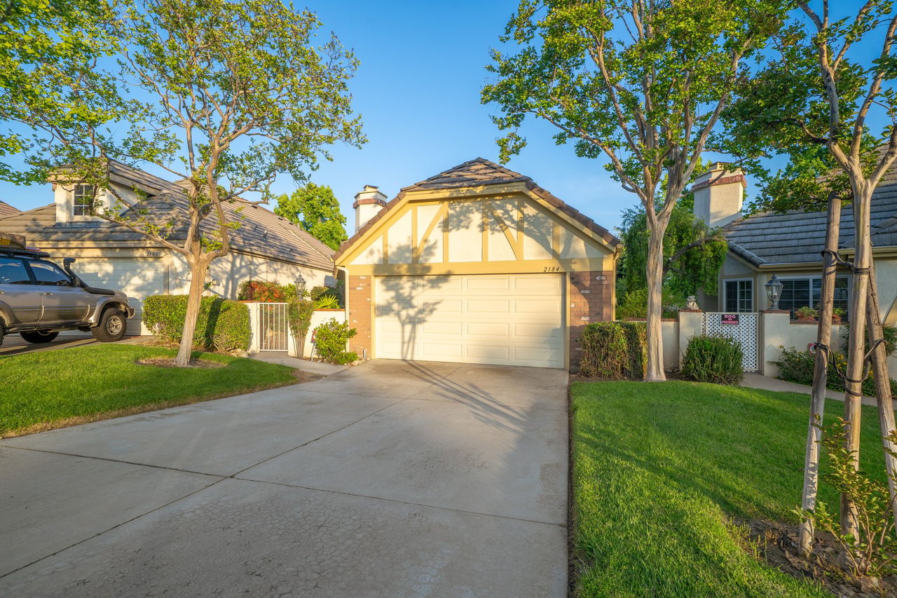 2184 Paris Circle