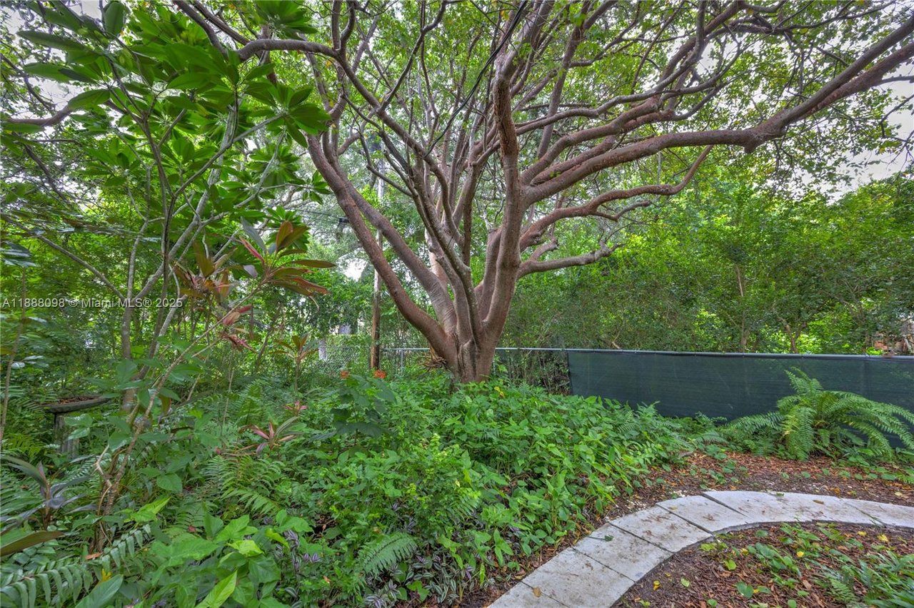 1 Grove Isle | Unit A908