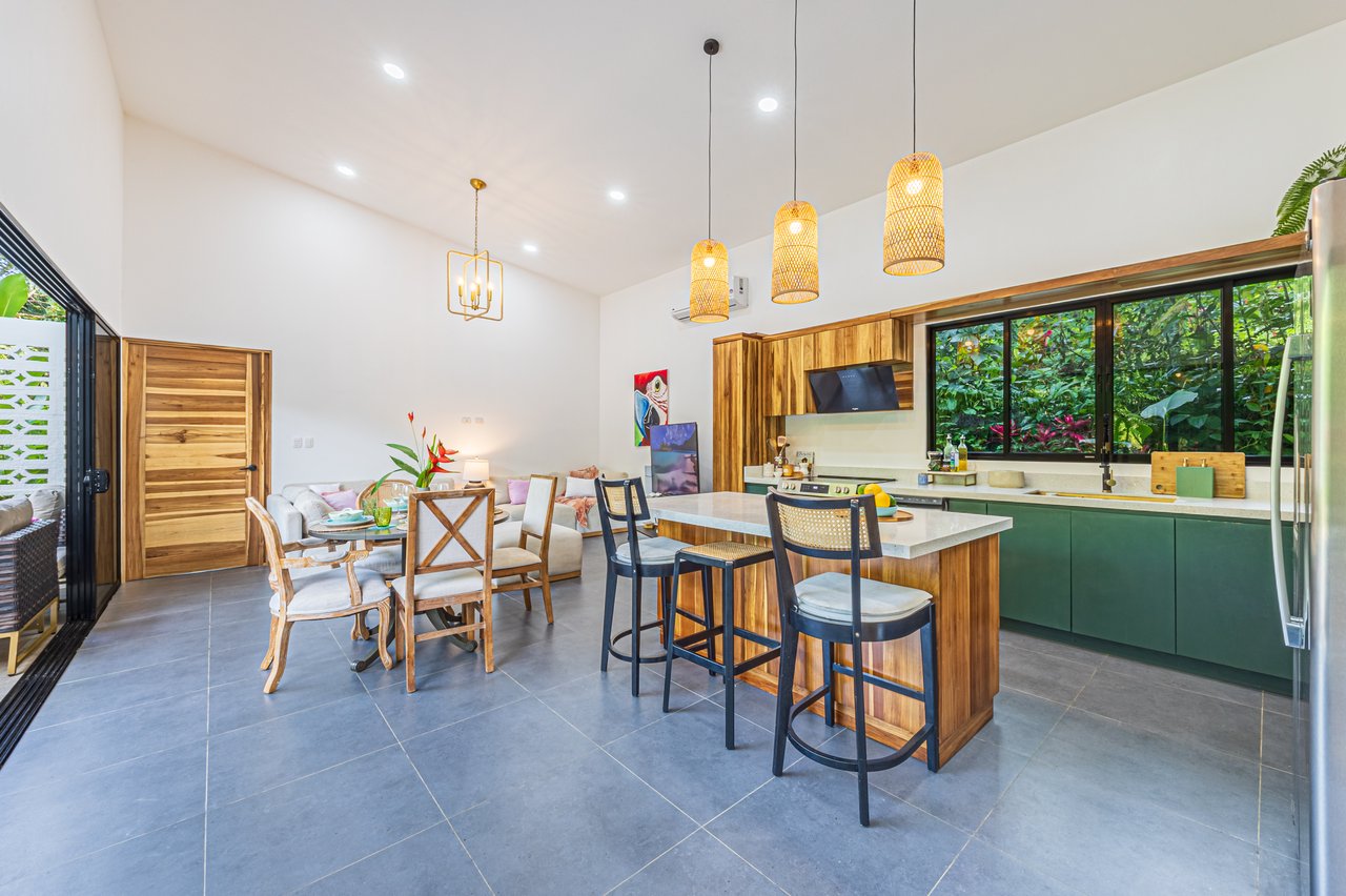 CASA PALMA VERDE – 3 Bedroom & 3 Bathroom Home with Bathtub, Big Pool and Extra Building Site – 0.72 Acres