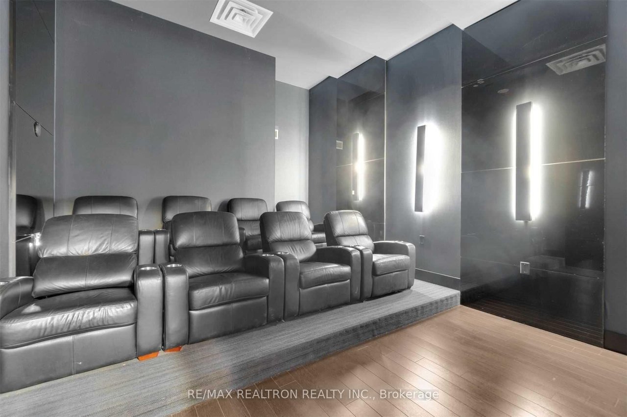 PENTHOUSE ON ENGLINGTON CROSSTOWN LRT