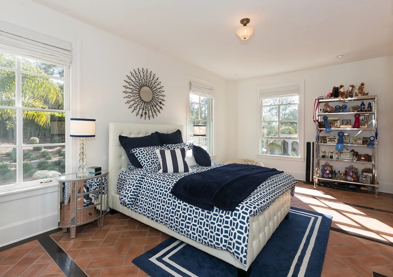 1041 Mission Ridge Rd