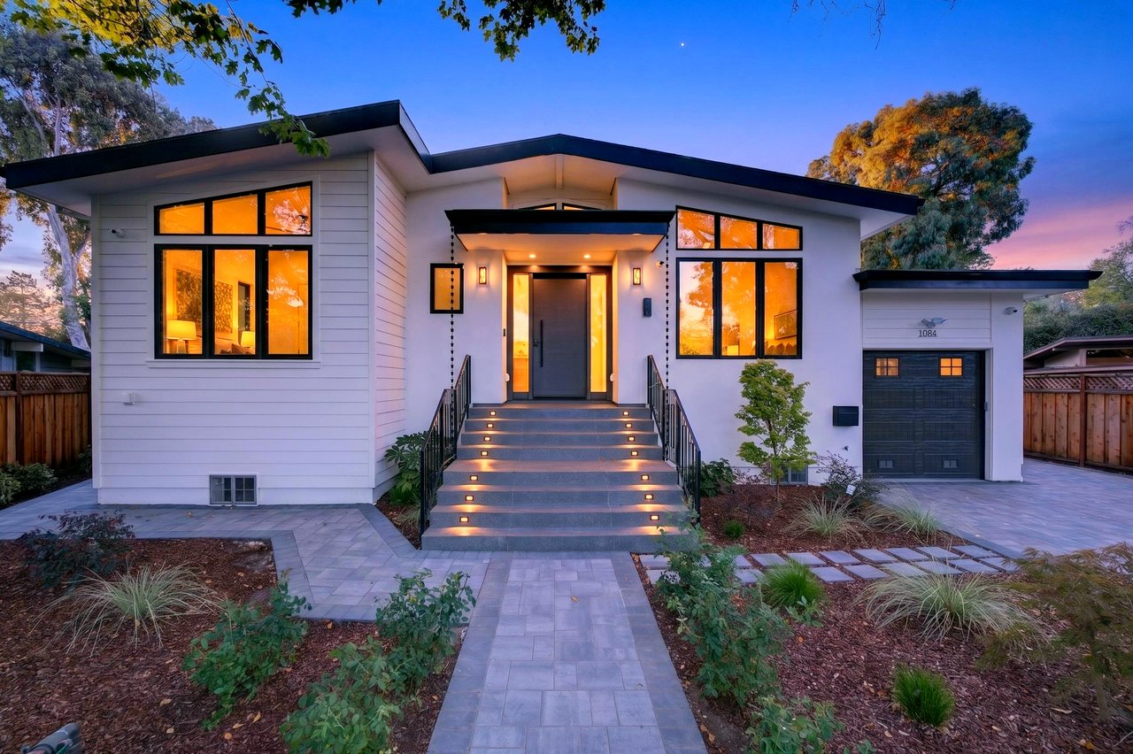 1084 Moffett Circle, Palo Alto, California 94303