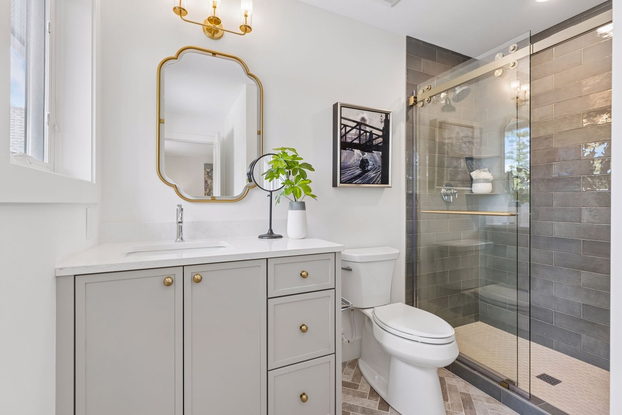 4909 Rolling Green Pkwy, Edina