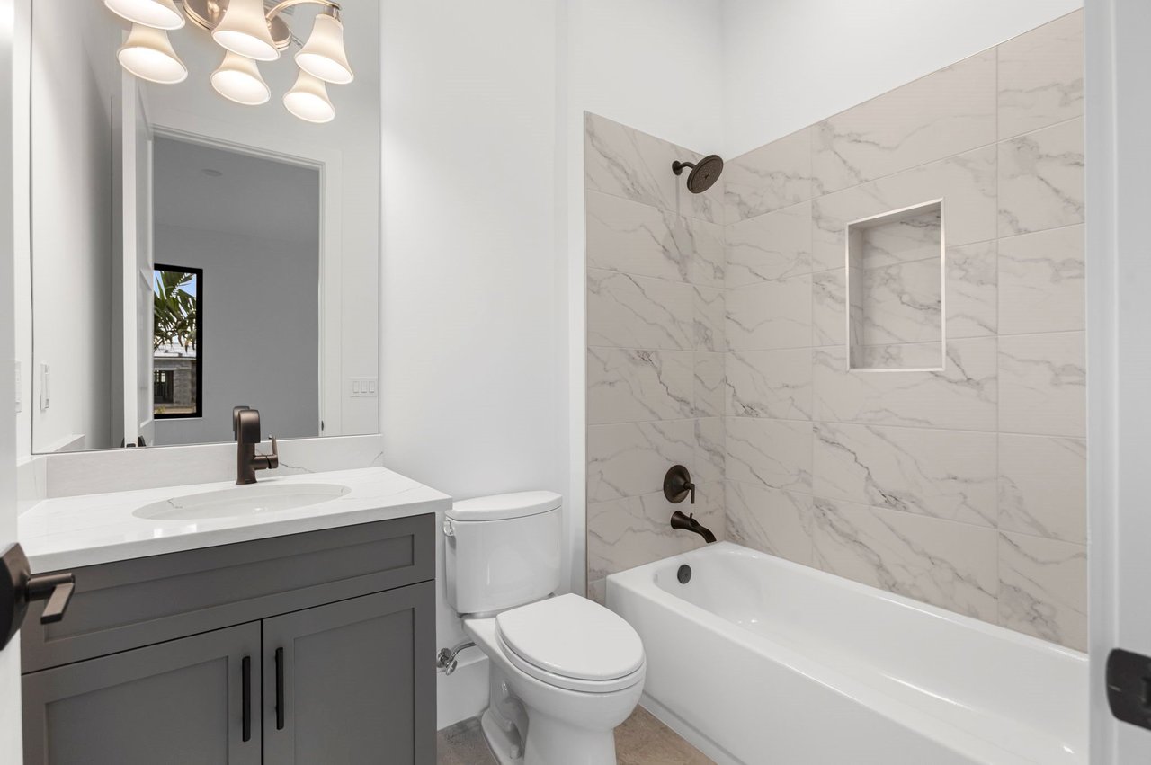 9187 SW Shinnecock Dr