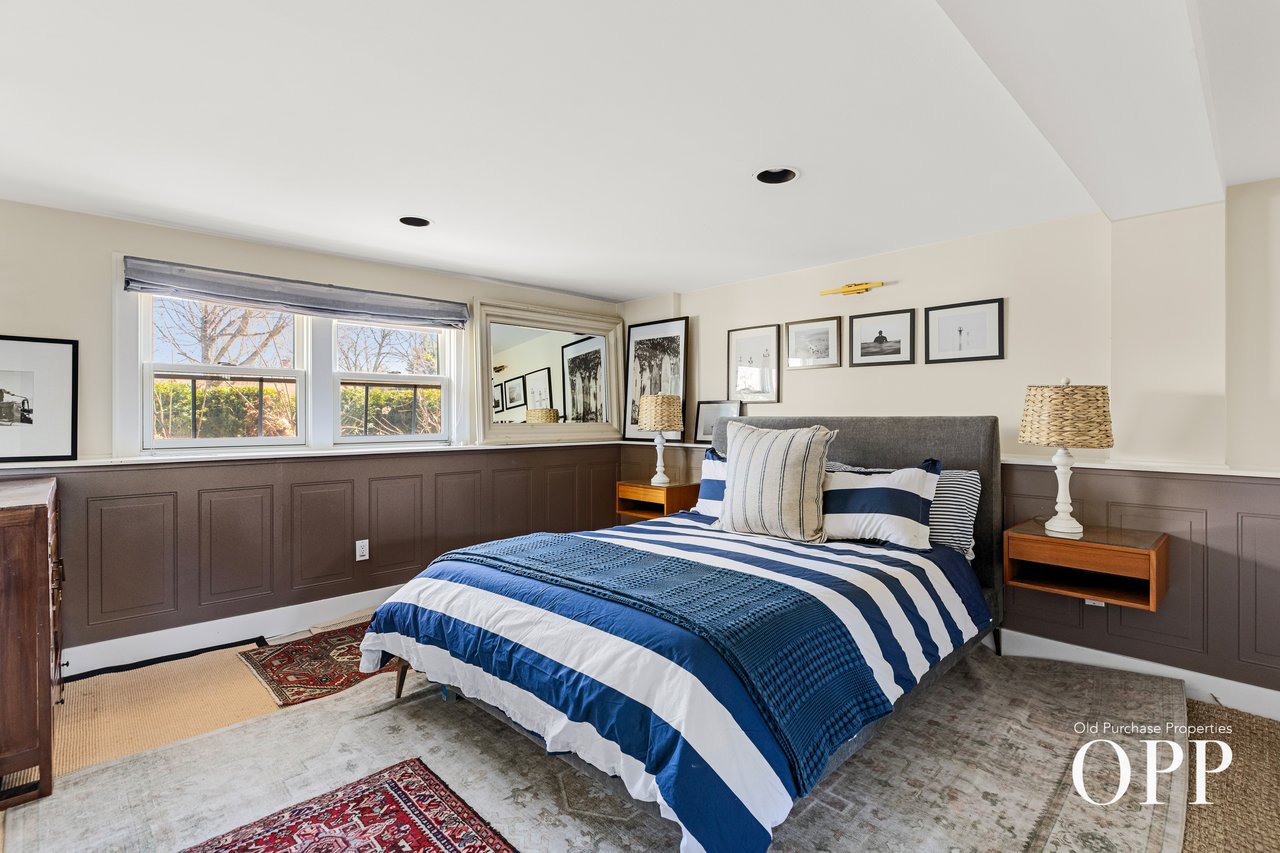 A Turnkey Mid-Century, Effortlessly Located in Bellport Village