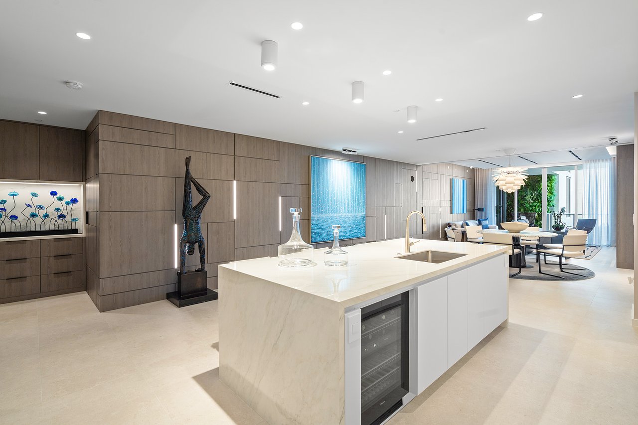 200 SE Mizner Blvd #809