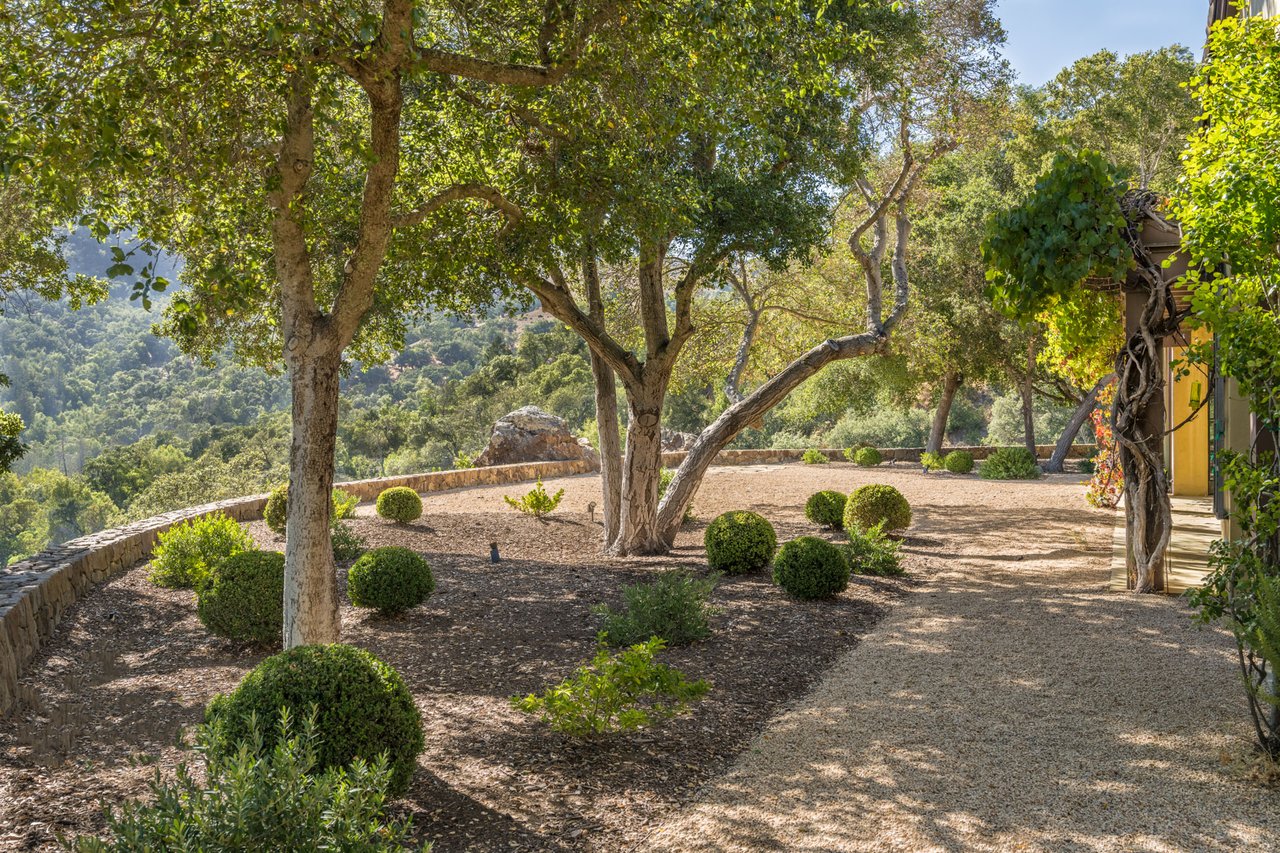 Oakville Vineyard Estate