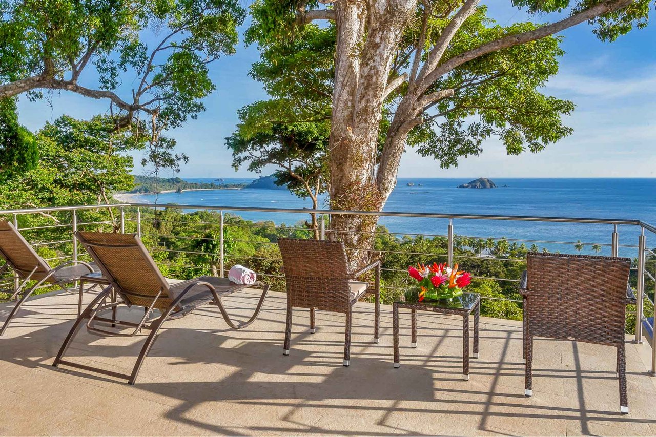 Walk to beach Vista Hermosa Estate Lucrative Contemporary Estate