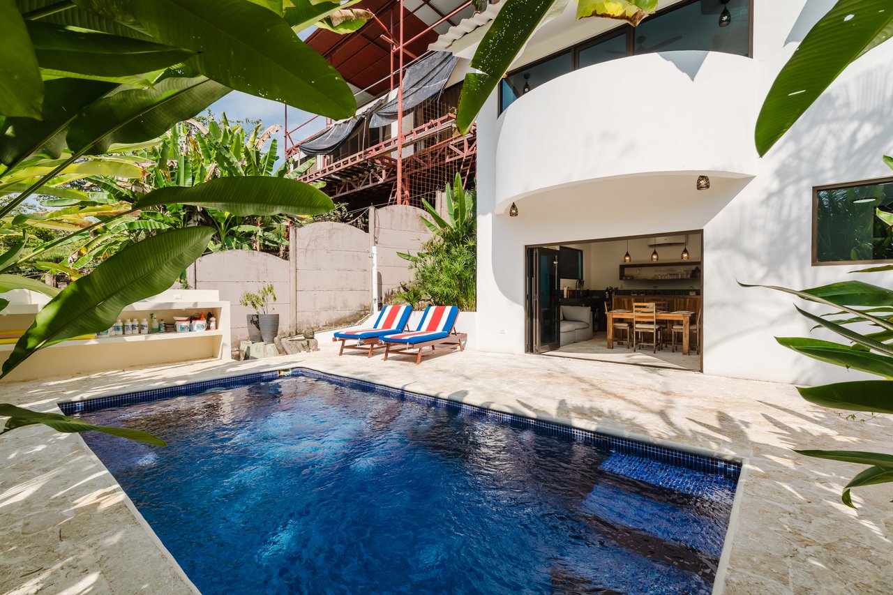 Casa Iguana - Fully Renovated Home Minutes from Marina Pez Vela 