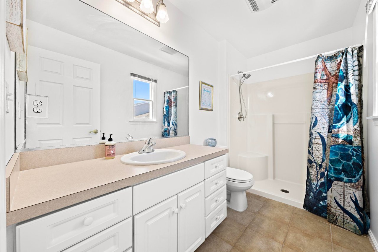 7 W Julia Ave, Long Beach Twp