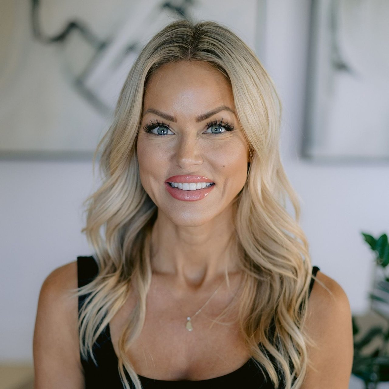 Juliana Lisheski Ventura, CA Real Estate Agent Headshot