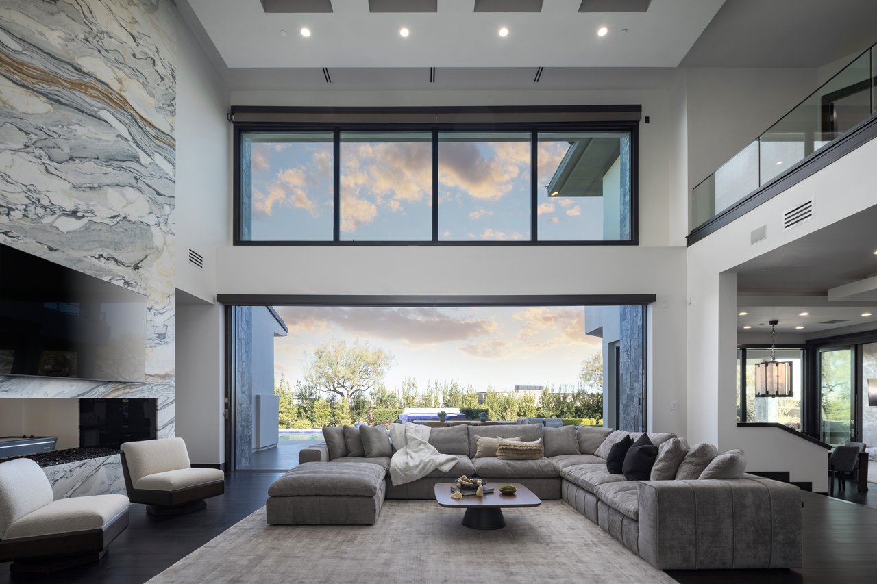 6 Bright Hollow Court