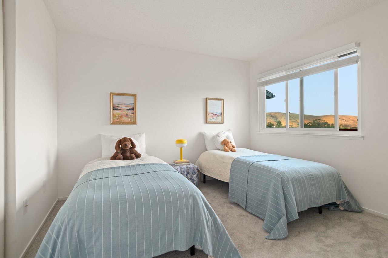 125 Sylvia Way, San Rafael