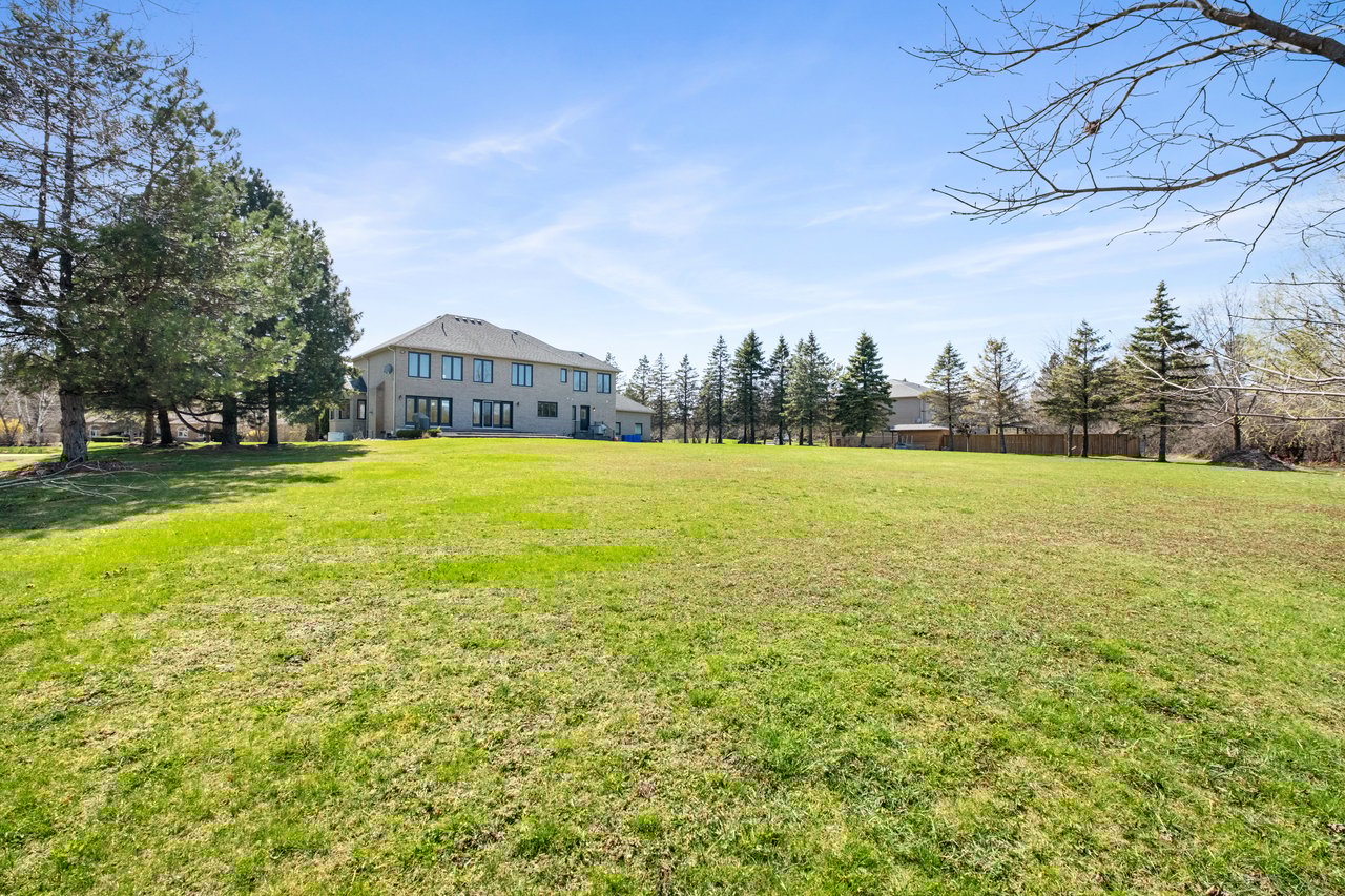 19 Logan Crt 