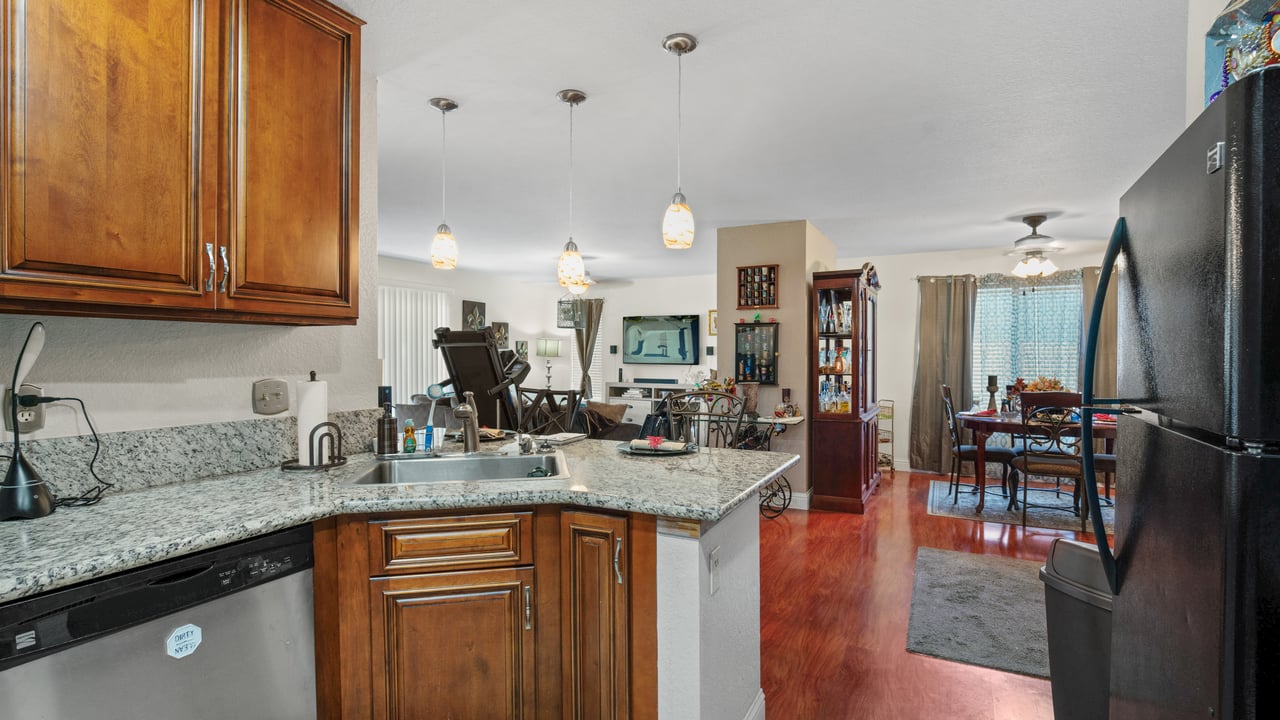 1628 Porter Way