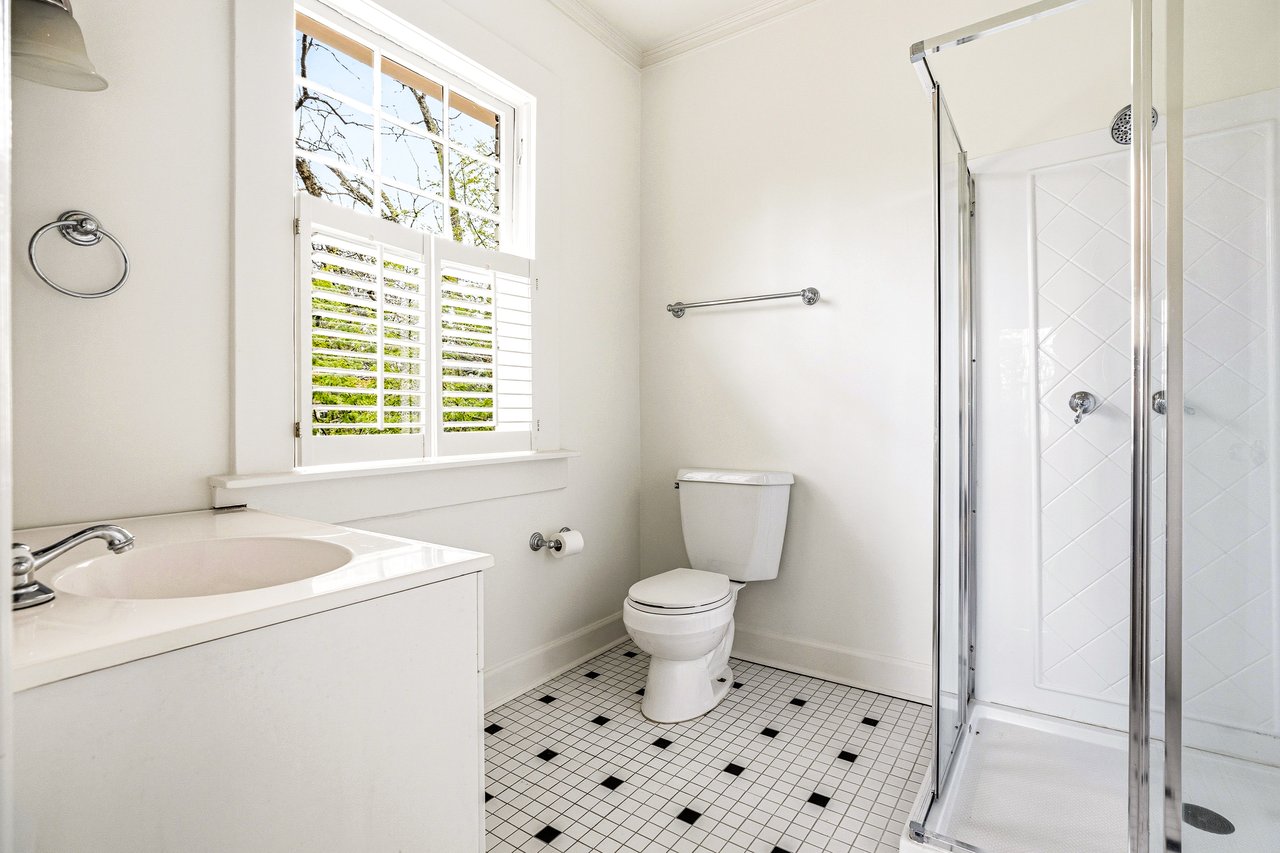 794 Springdale Road NE