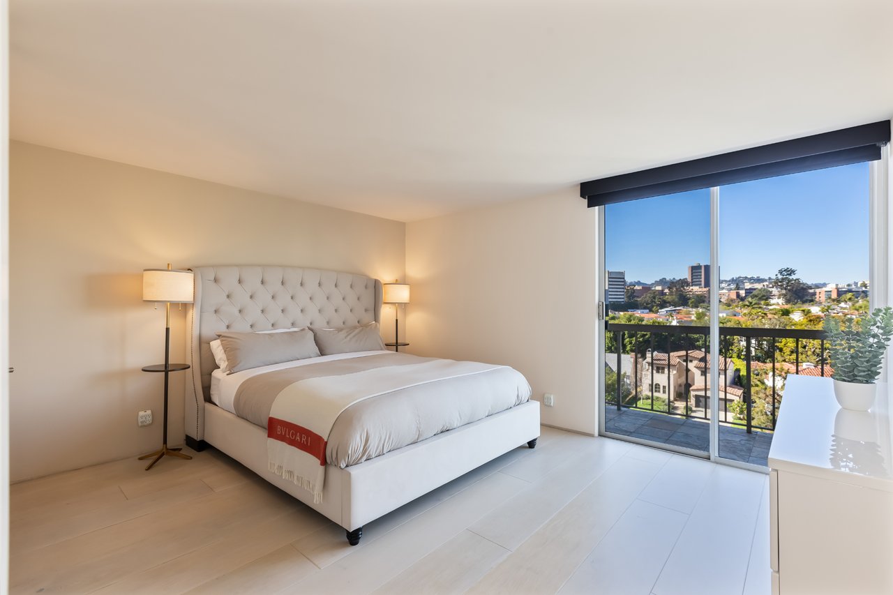 10751 Wilshire Blvd #908, Westwood