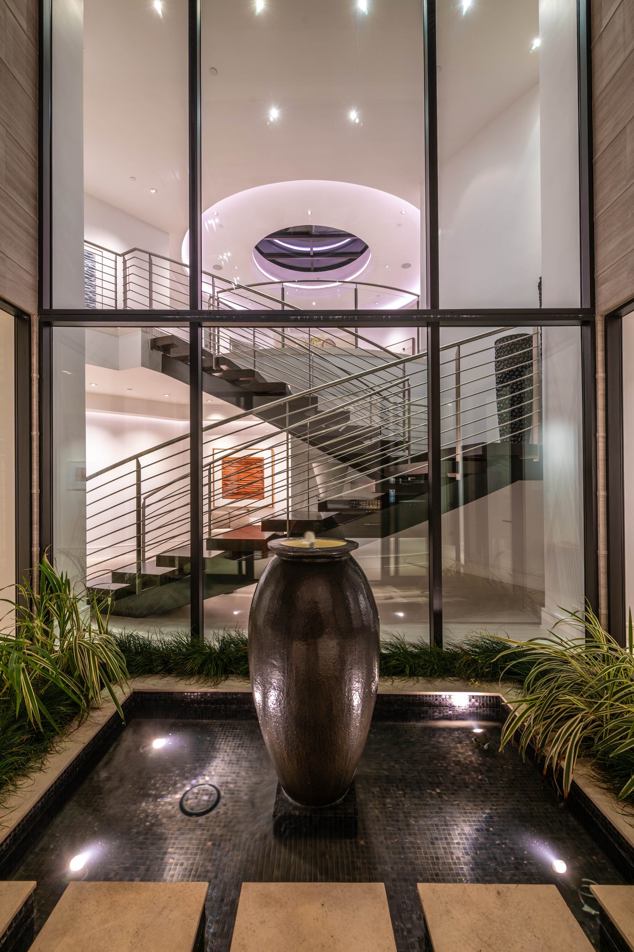 565 Evelyn Pl