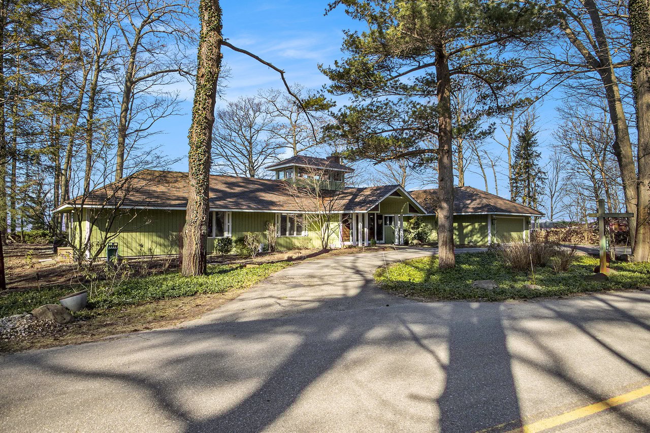 2578 2576, 2572 Lakeshore Drive