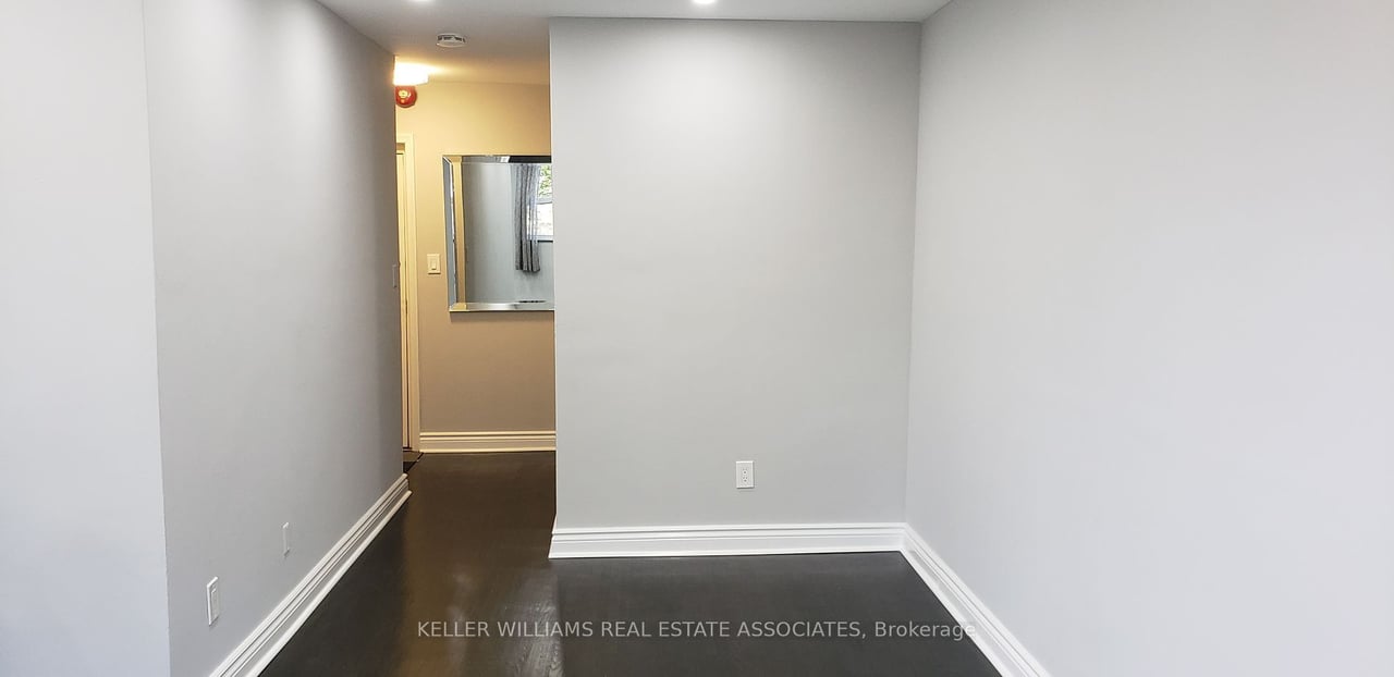 233 Lakeshore Rd E