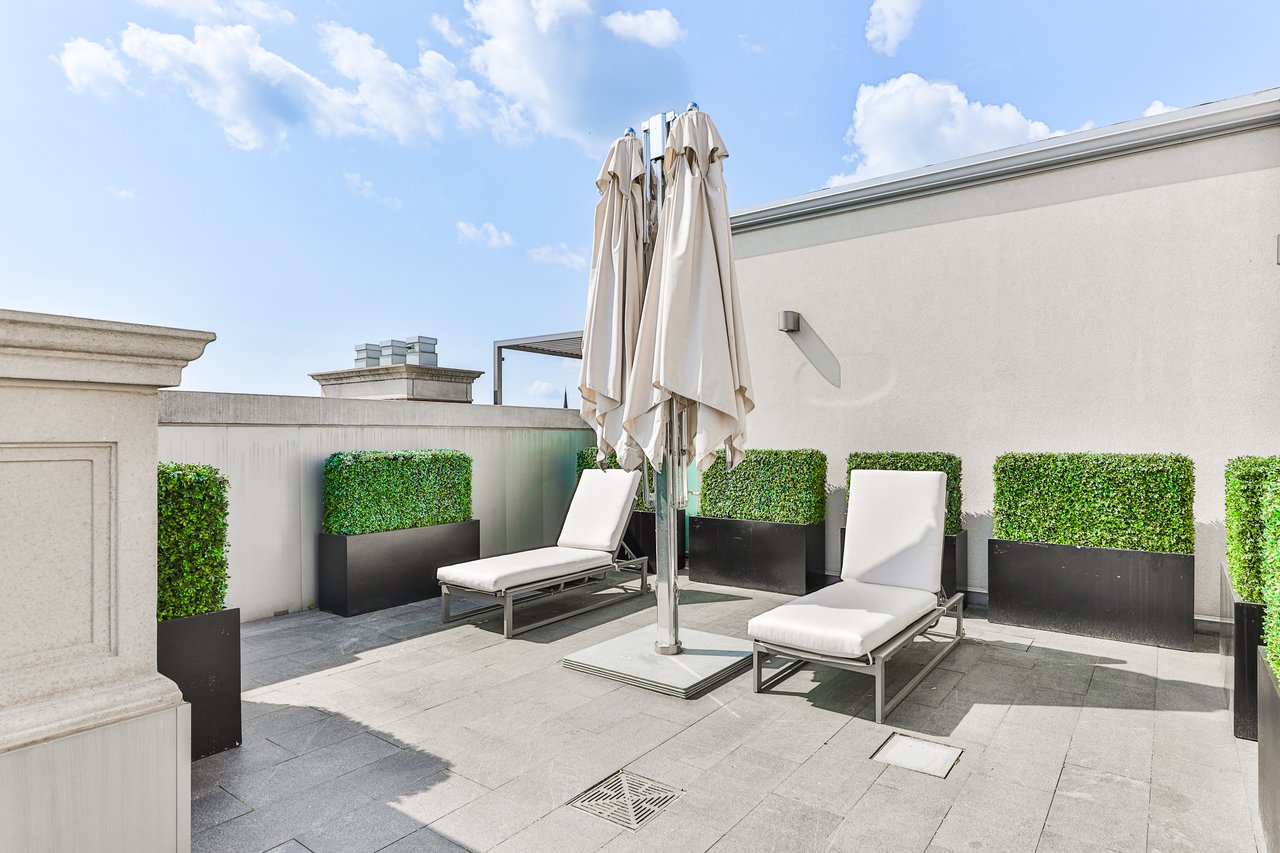 307-300 Randall Street, Oakville