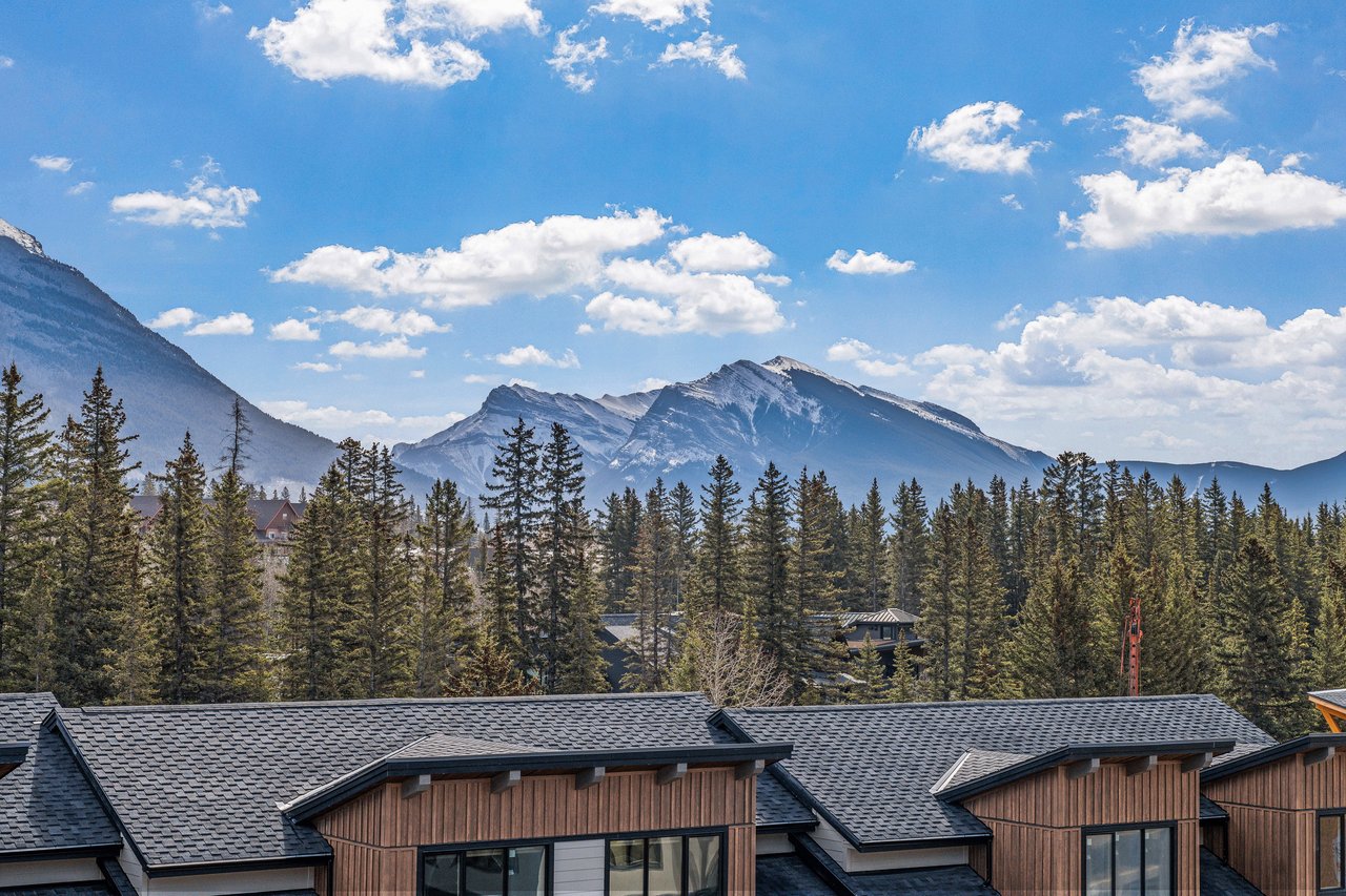 Top-Floor Spring Creek Retreat | Income-Generating Tourist Home in Timberstone Lodge