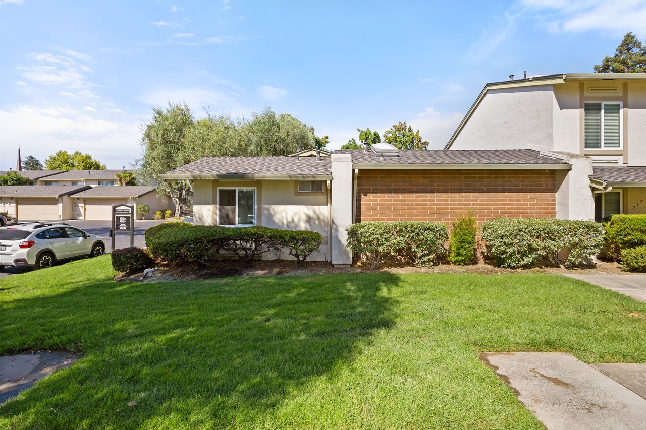 735 Winstead Terrace