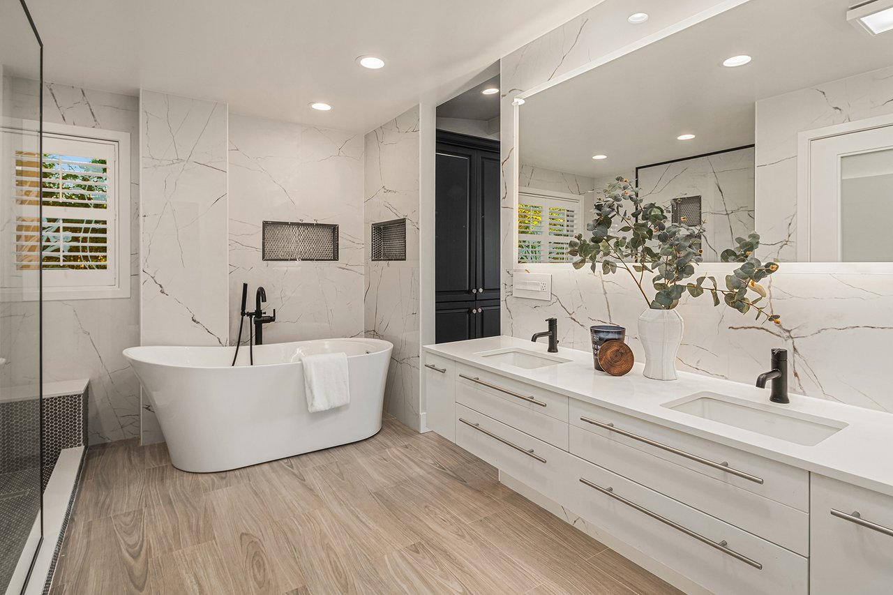 10517 NE 46th Street