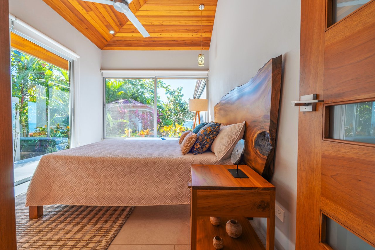 Blue Horizon – luxury ocean-view home in Ojochal, Costa Rica