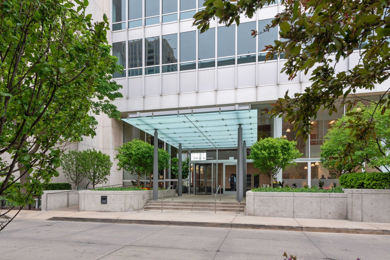 500 W Superior Street Unit: #2201