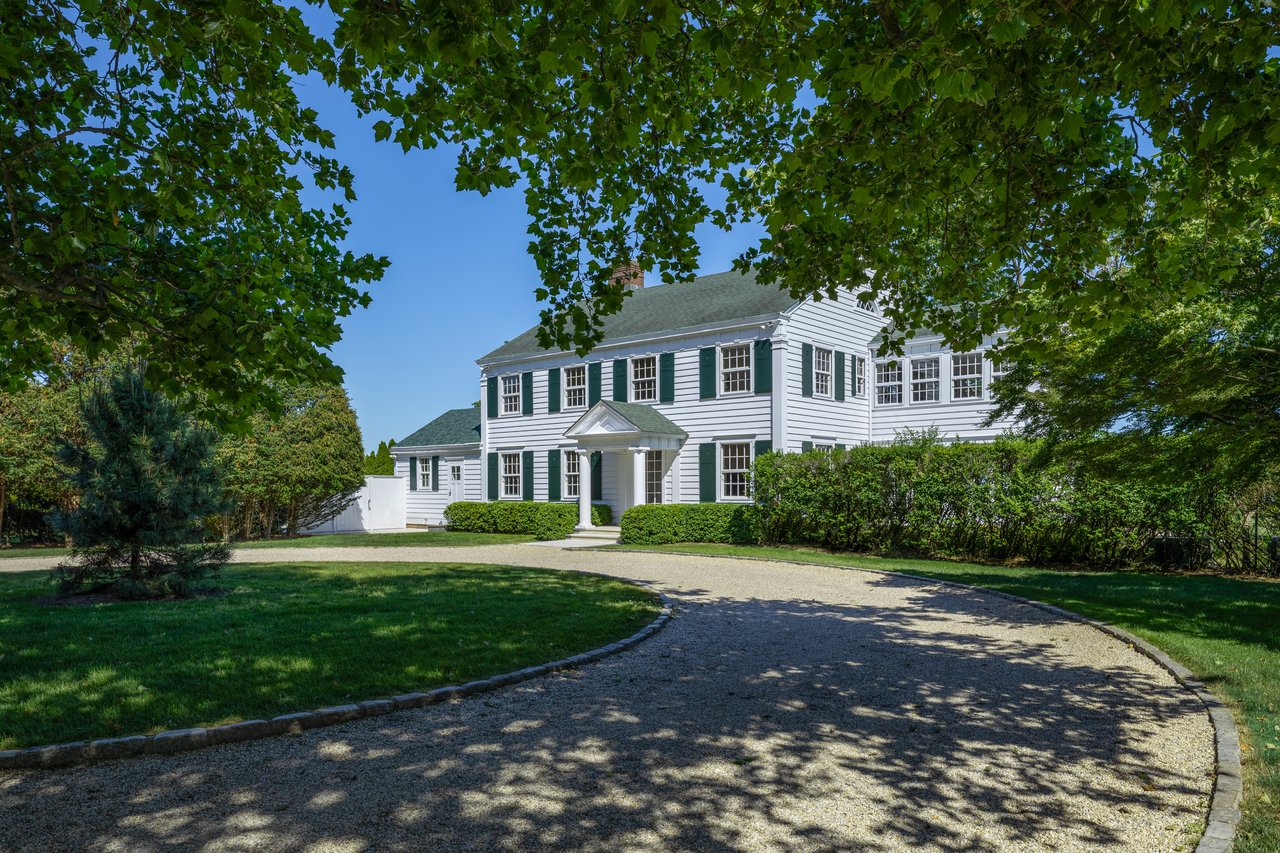 Porta Bella: An Iconic Presence on Bellport Bay