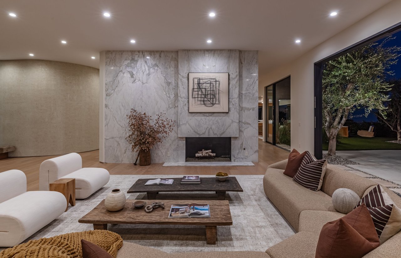 1705 Carla Ridge, Beverly Hills