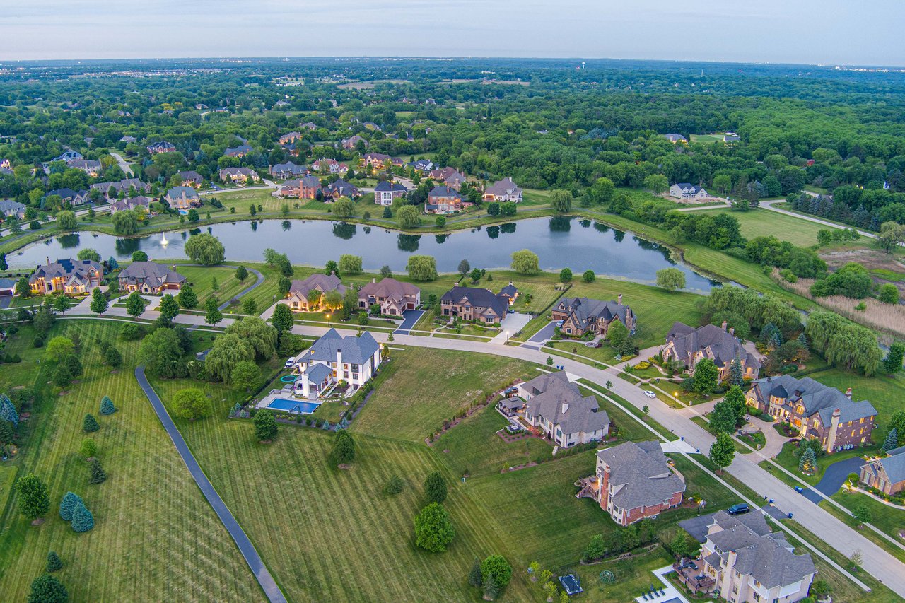 An Extraordinary Luxury Estate in St. Charles, Illinois: Where Privacy, Architectural Elegance & Elevated Living Come Together